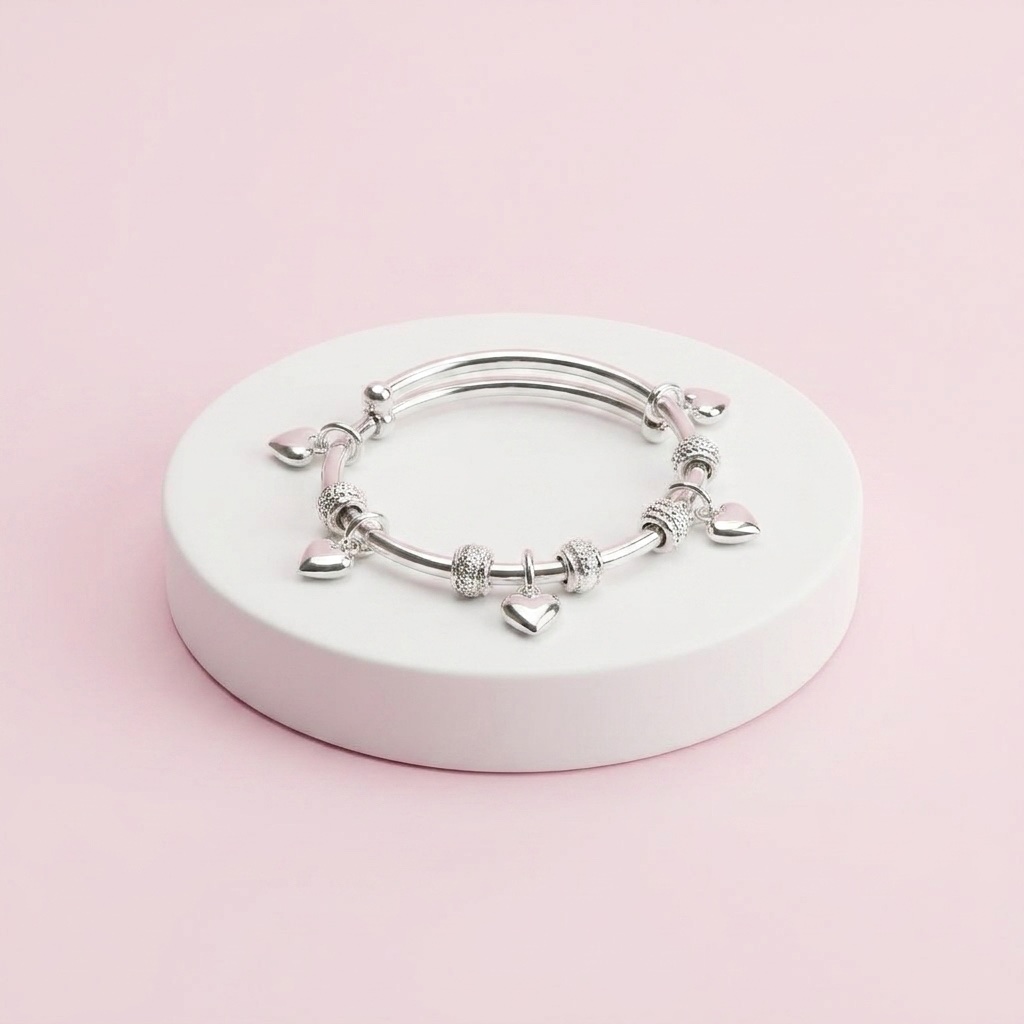 Bracelete de prata com charms
