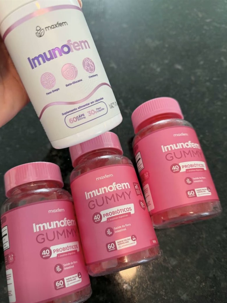 Foto da avaliação: potes de Imunofem Gummy e Imunofem cápsulas
